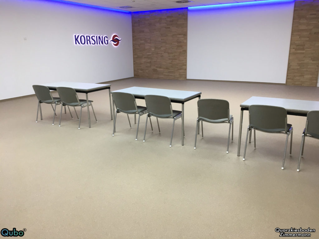 Konferenzsaal mit Steinteppich