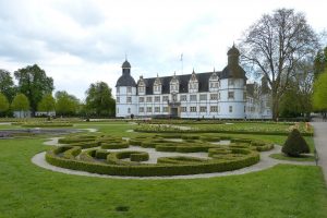 Paderborn Schloss crop